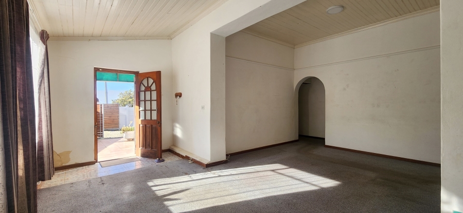 2 Bedroom Property for Sale in Bredasdorp Western Cape